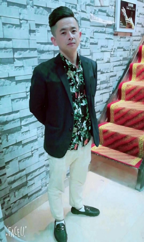 男人三十而立的第一张照片--贵港相亲服务中心