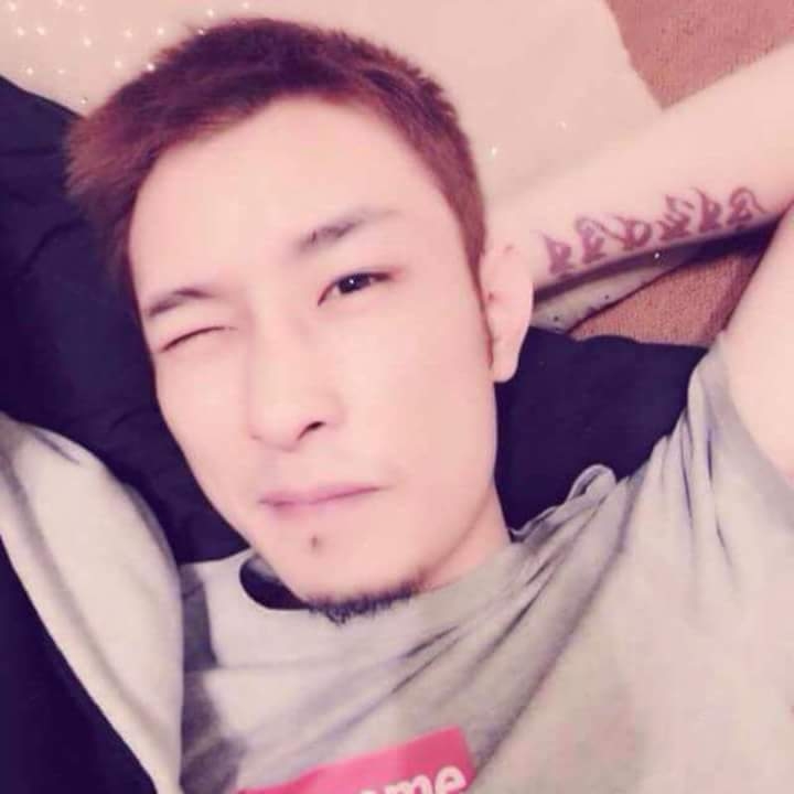 难得拥抱的第一张照片--贵港相亲服务中心