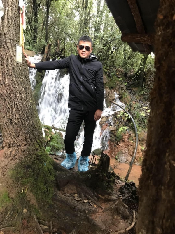 譕忄的第一张照片--贵港相亲服务中心