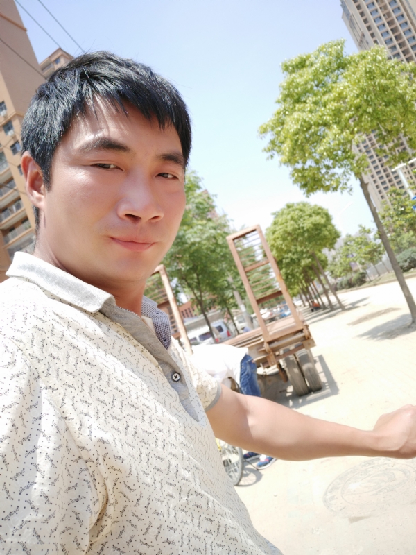 勇哥的第一张照片--贵港相亲服务中心