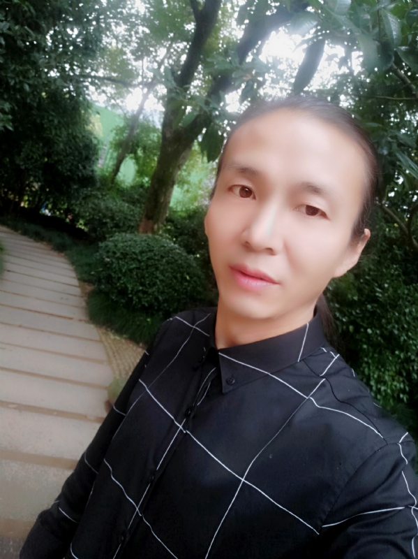 北方的狼的第一张照片--贵港相亲服务中心