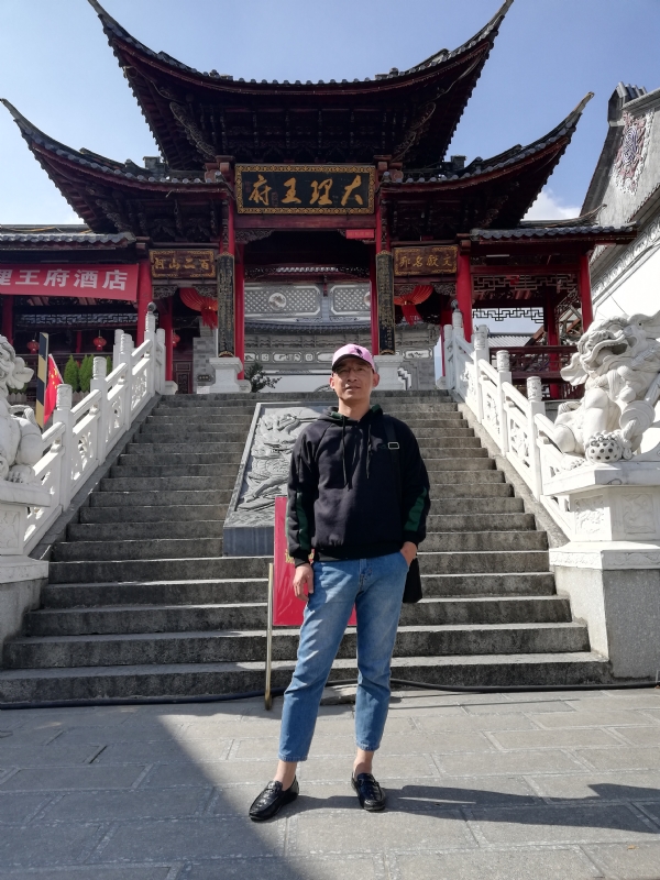 旧事离人的第一张照片--贵港相亲服务中心