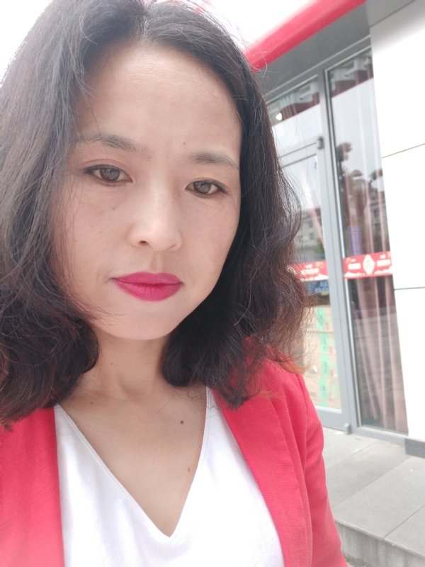 枫叶飘零的第一张照片--贵港相亲服务中心