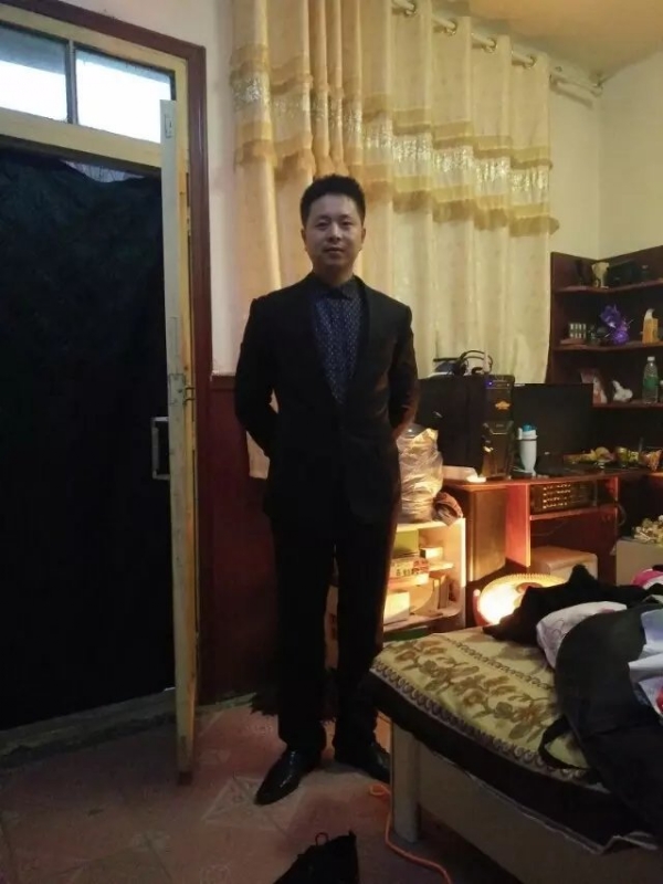 亮亮的第一张照片--贵港相亲服务中心