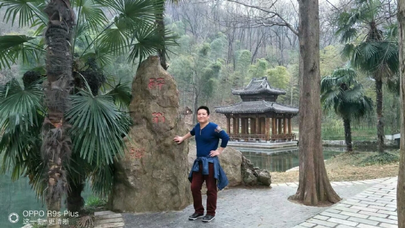 烦事用点心的第一张照片--贵港相亲服务中心