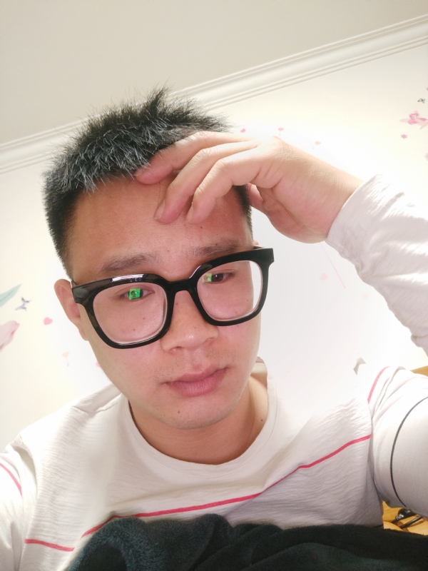 华灯初上的夜晚的第一张照片--贵港相亲服务中心