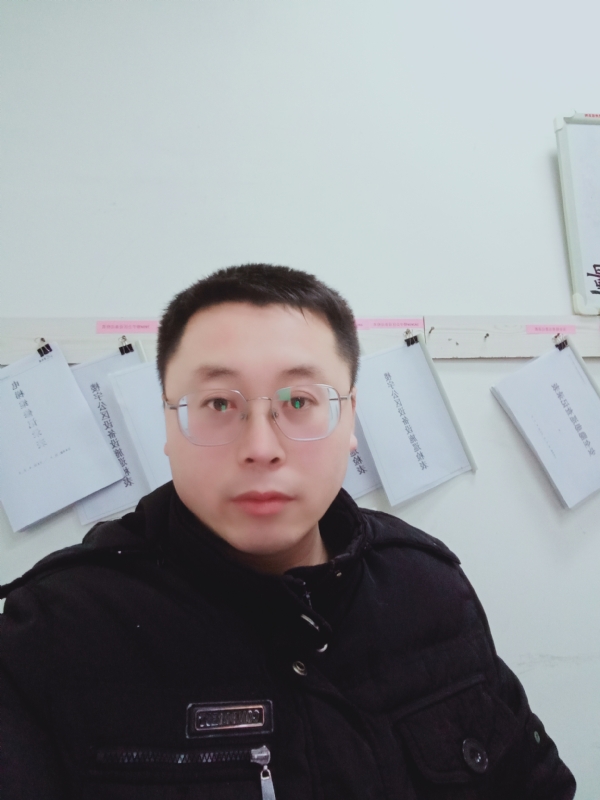 一头猪的第一张照片--贵港相亲服务中心