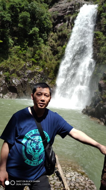 石头的第一张照片--贵港相亲服务中心