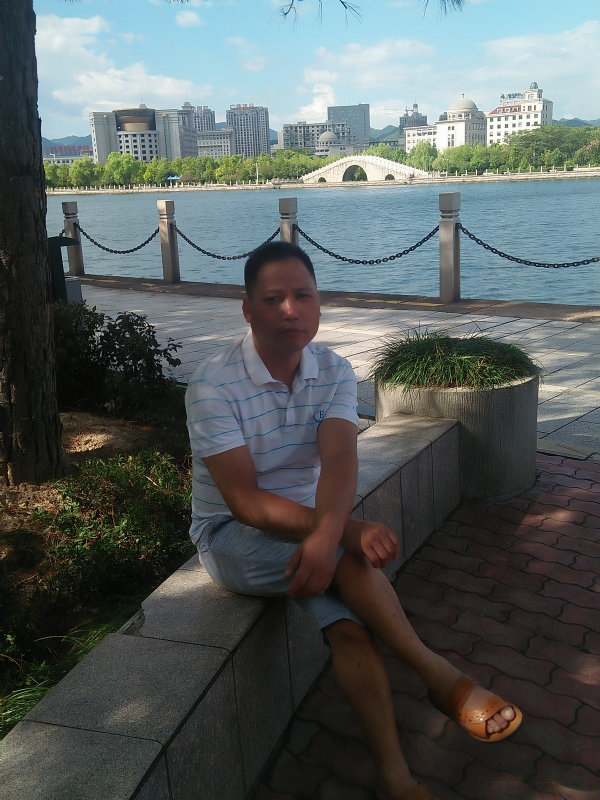 尹力的第一张照片--贵港相亲服务中心