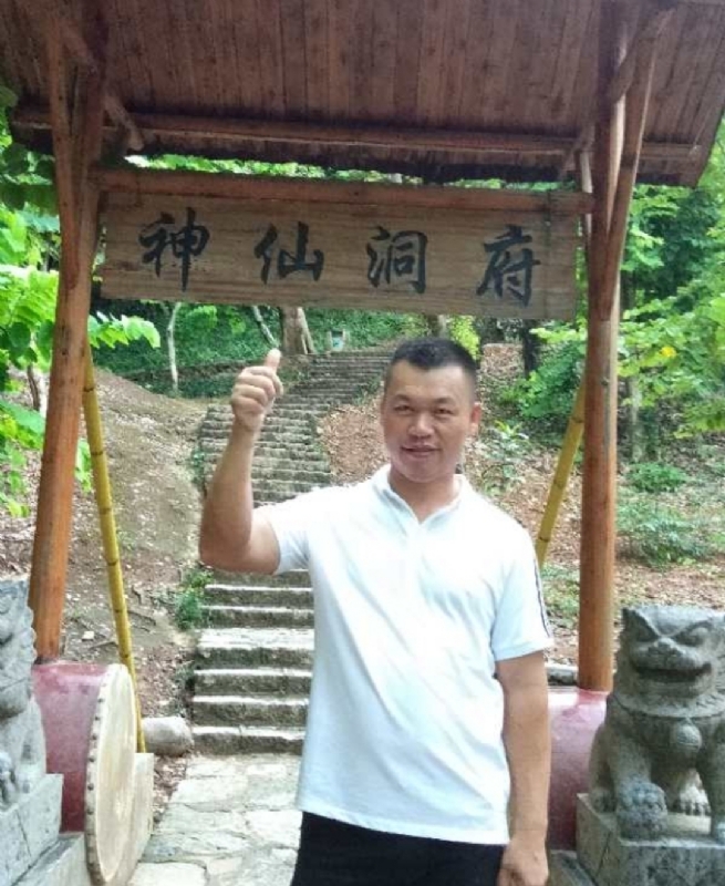 强仔的第一张照片--贵港相亲服务中心