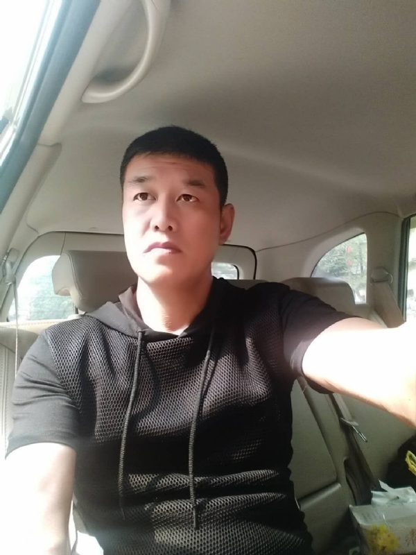 深爱的疯子的第一张照片--贵港相亲服务中心