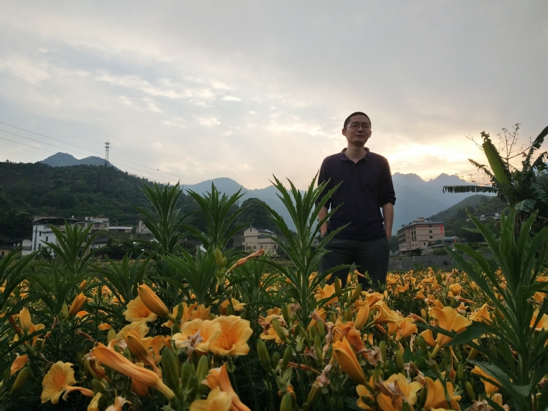 黄晓东的第一张照片--贵港相亲服务中心