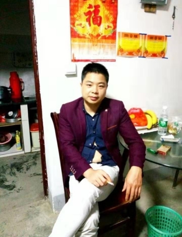 蓝色的微笑的第一张照片--贵港相亲服务中心