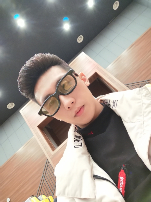 少年已不在年少的第一张照片--贵港相亲服务中心