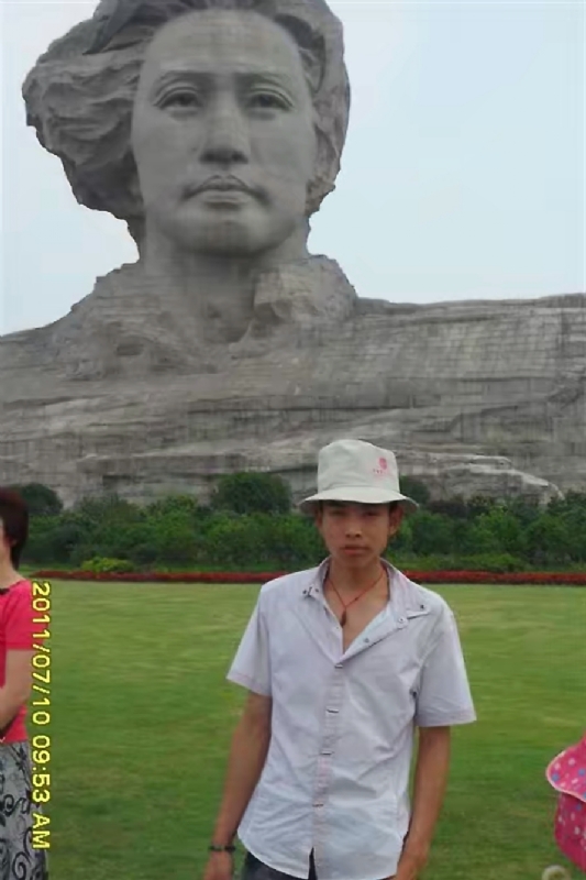 黄泥巴的第一张照片--贵港相亲服务中心