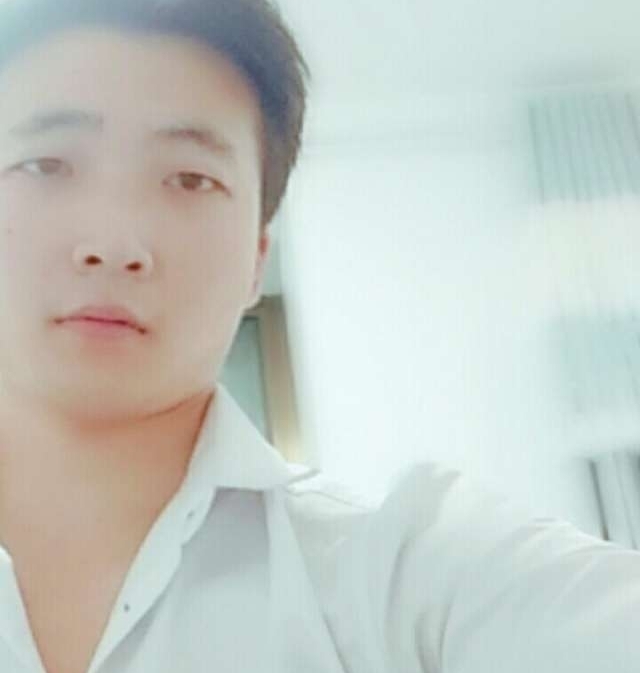 华英雄的第一张照片--贵港相亲服务中心