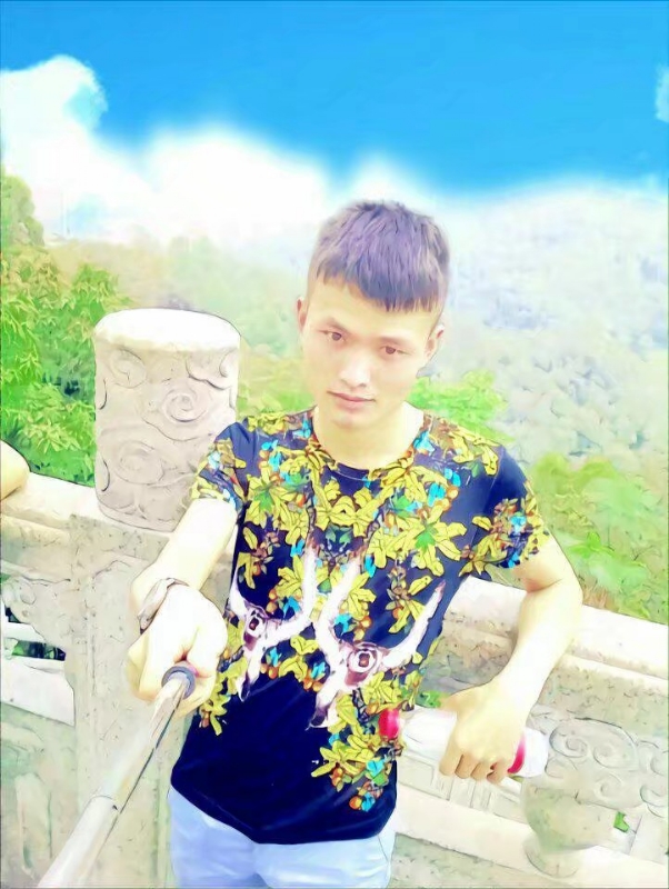 孤独王者元首的第一张照片--贵港相亲服务中心