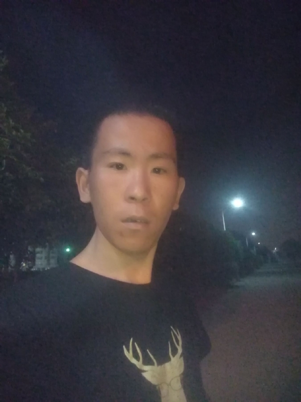 俞凯斌的第一张照片--贵港相亲服务中心