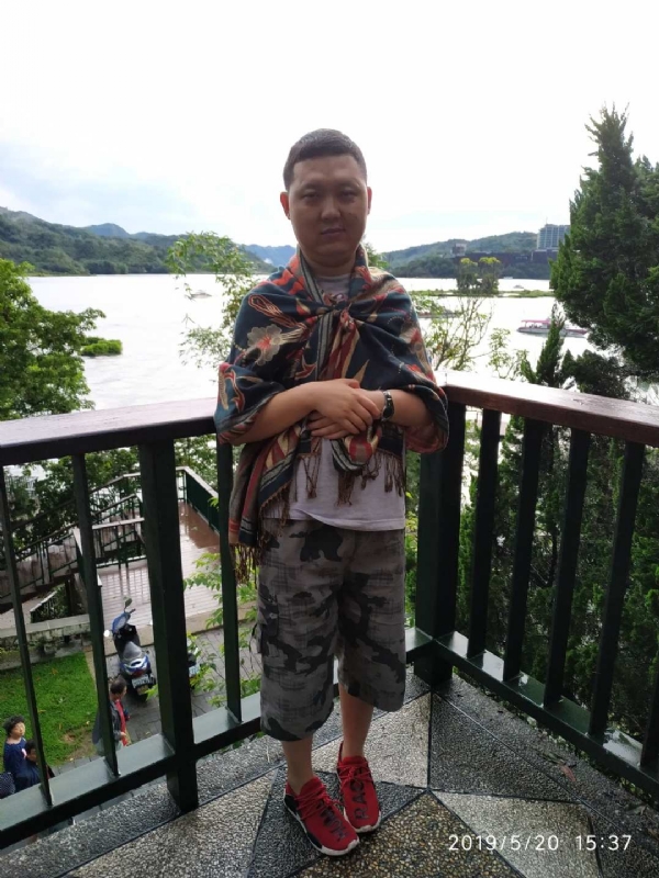 爱情里的俩个人的第一张照片--贵港相亲服务中心