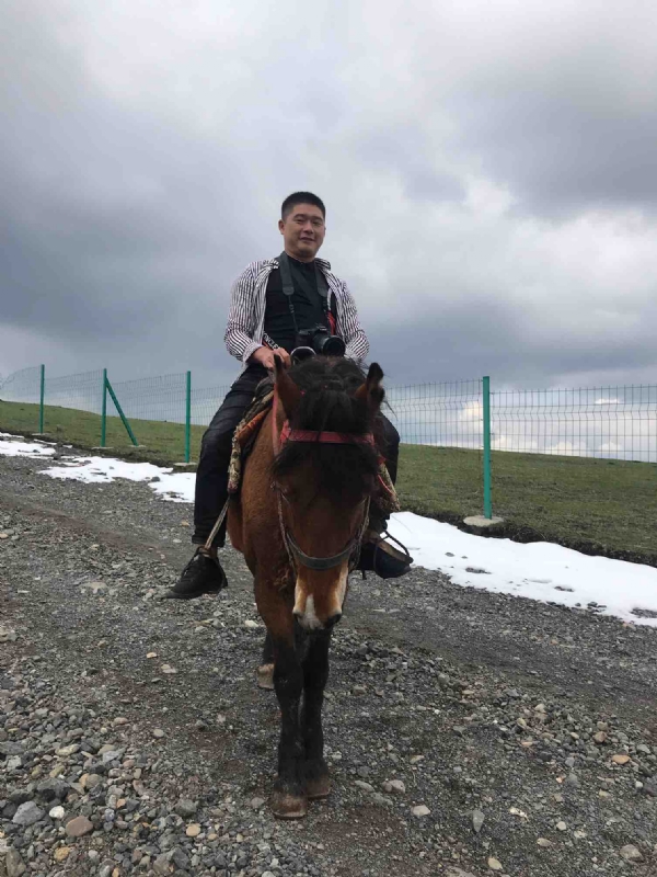 一个人的第一张照片--贵港相亲服务中心