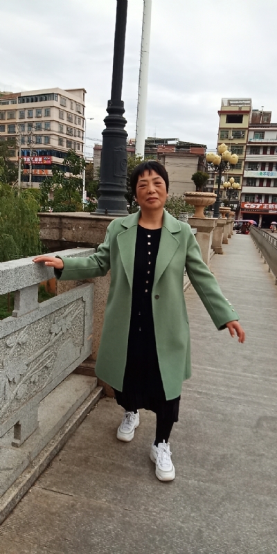 小玲的第一张照片--贵港相亲服务中心