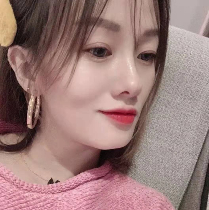 微醺的笑容的第一张照片--贵港相亲服务中心