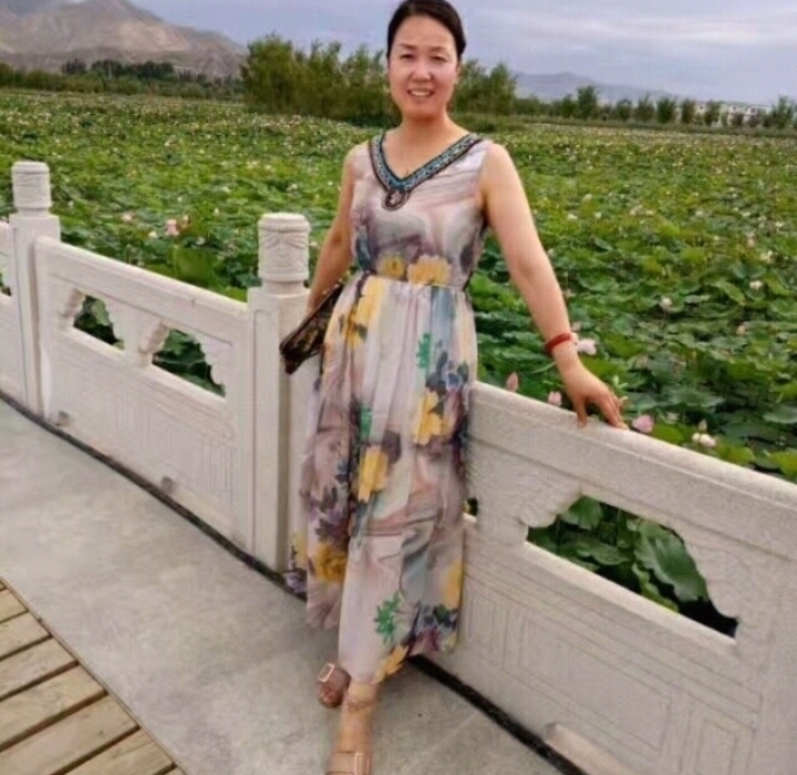 红叶的第一张照片--贵港相亲服务中心