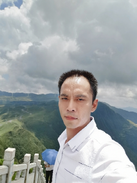 LXZ的第一张照片--贵港相亲服务中心