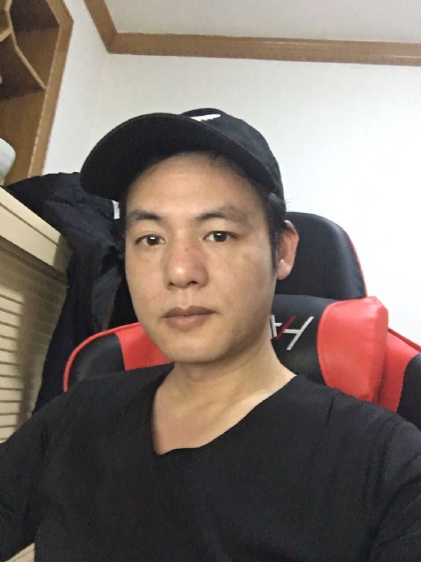 扛枪打鸟的第一张照片--贵港相亲服务中心