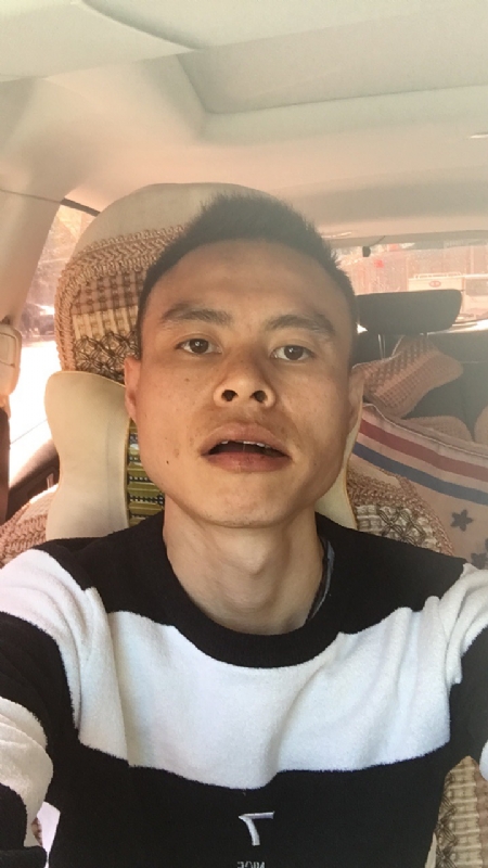 小何的第一张照片--贵港相亲服务中心