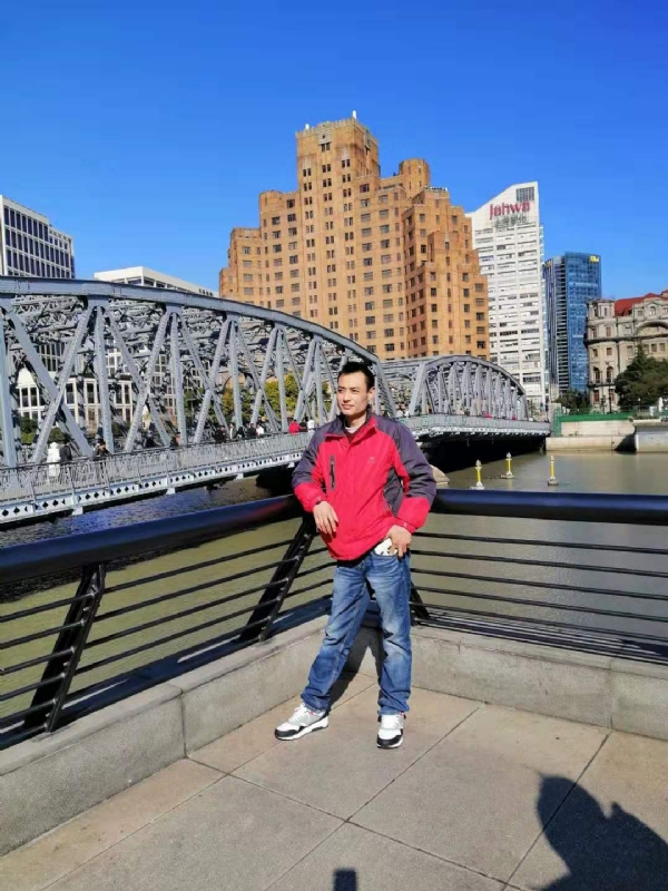 老乐的第一张照片--贵港相亲服务中心