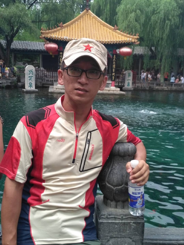 晓峰的第一张照片--贵港相亲服务中心