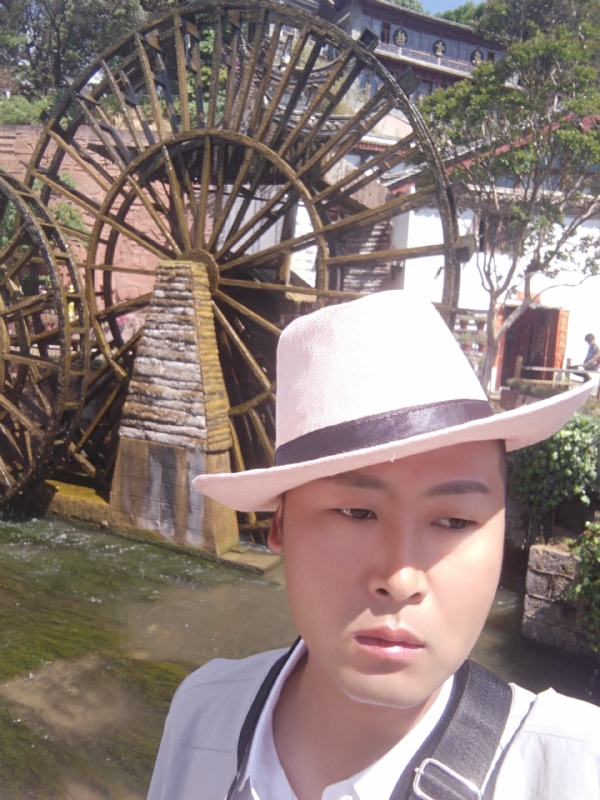 曲靖相亲的第一张照片--贵港相亲服务中心