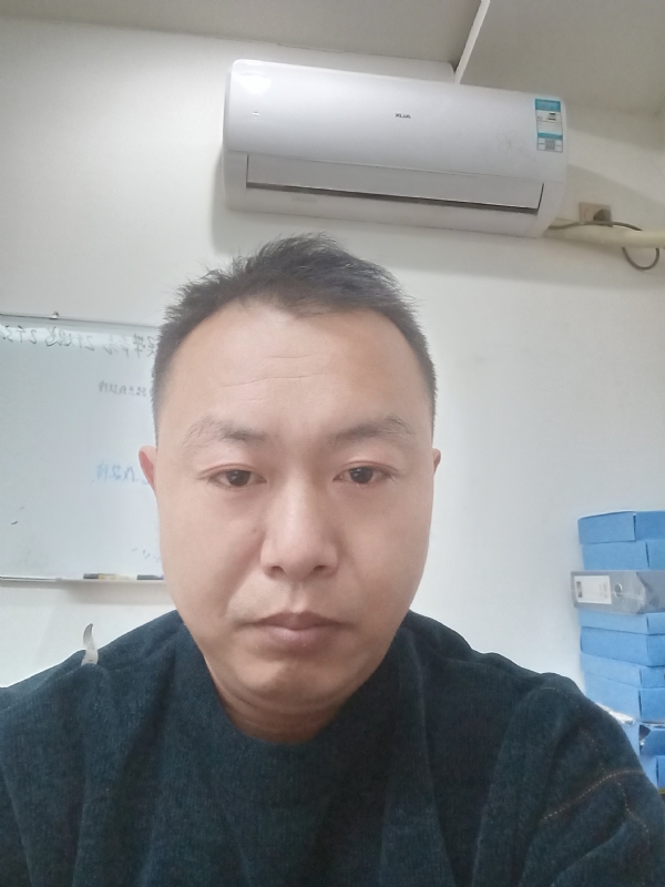 寻找另一半的第一张照片--贵港相亲服务中心