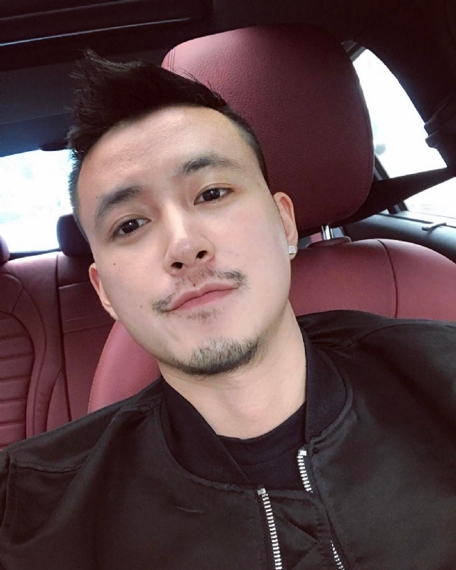 隆刘的第一张照片--贵港相亲服务中心