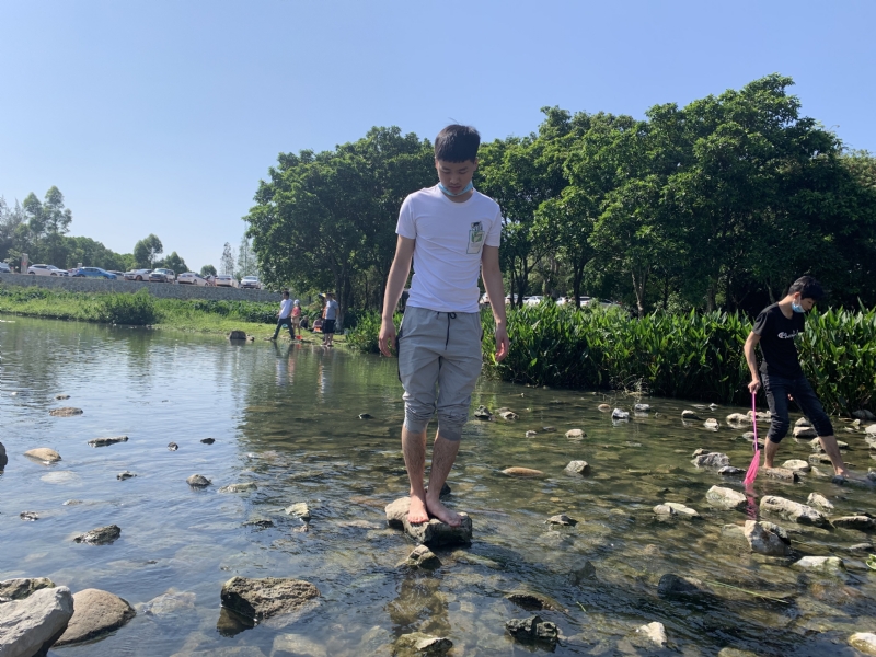 放假吃鸡的第二张照片--贵港相亲服务中心