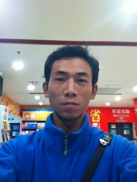 青草地溪水边的第一张照片--贵港相亲服务中心