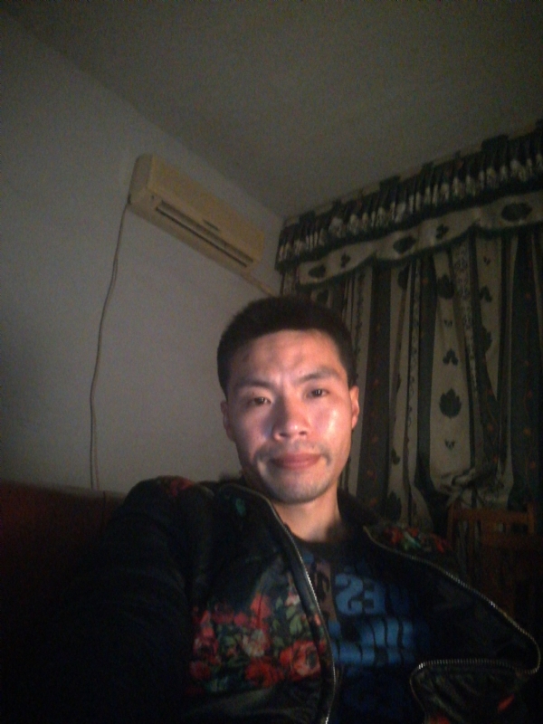 性情男儿的第一张照片--贵港相亲服务中心