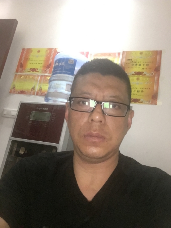 牵手的第一张照片--贵港相亲服务中心