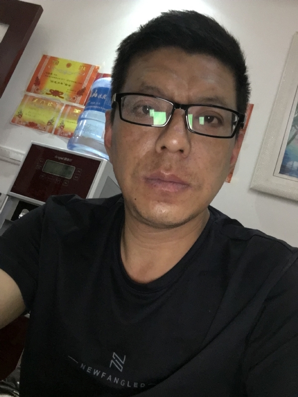 牵手的第三张照片--贵港相亲服务中心