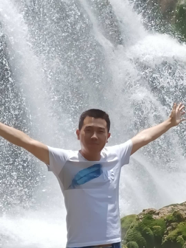 挪威森林的第一张照片--贵港相亲服务中心