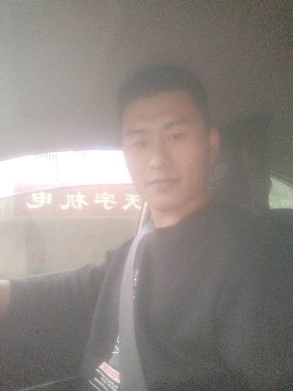 老鼠爱上猫的第一张照片--贵港相亲服务中心