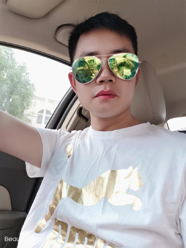 奋斗的第一张照片--贵港相亲服务中心