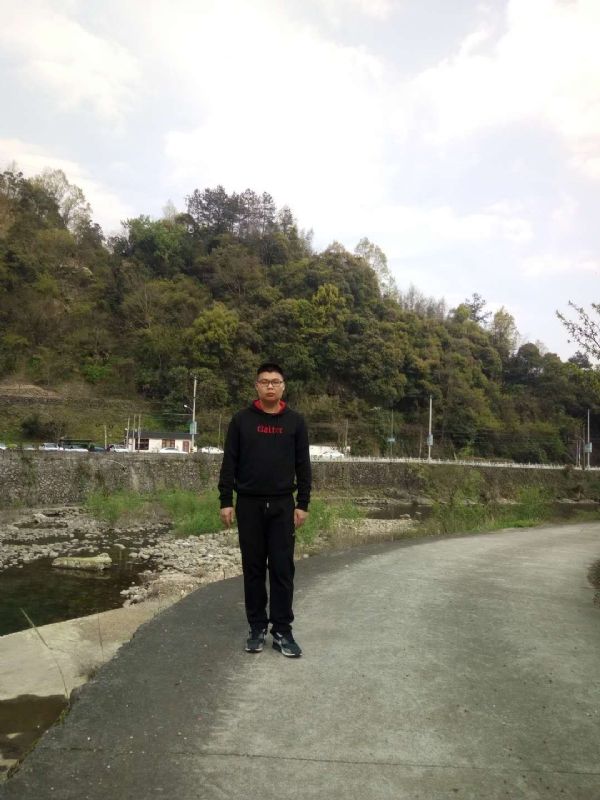 等着上钩的鱼的第一张照片--贵港相亲服务中心