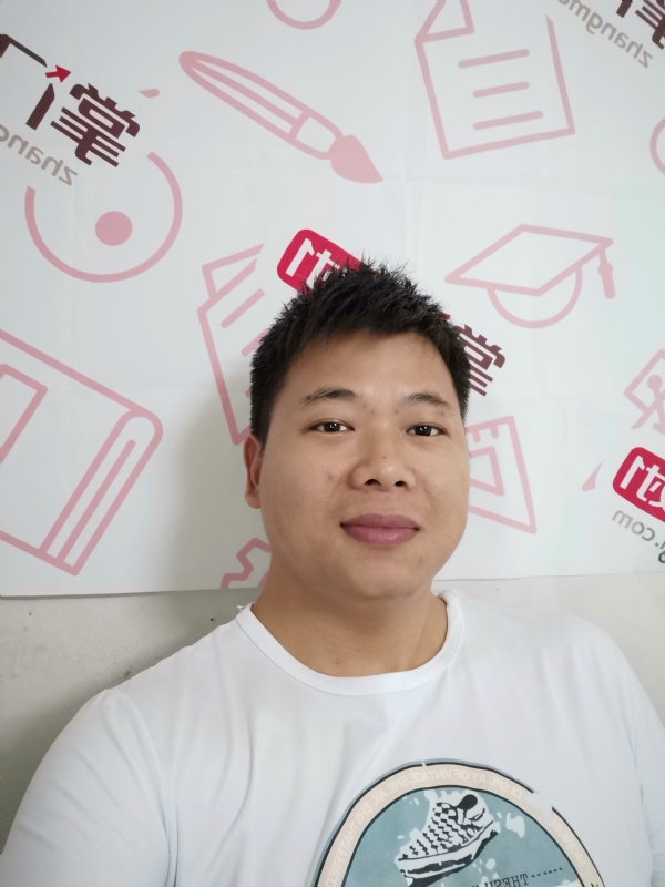 轻静地行走着的第一张照片--贵港相亲服务中心