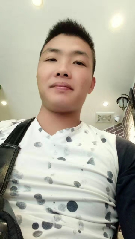 吃生蚝的小乖乖的第一张照片--贵港相亲服务中心