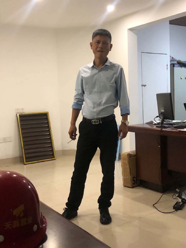 郁闷之中的第一张照片--贵港相亲服务中心