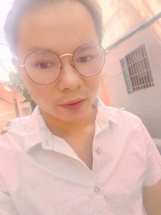 楠呐的第四张照片--贵港相亲服务中心