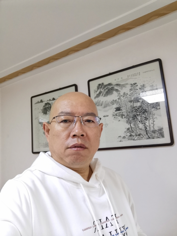 光头博士的第一张照片--贵港相亲服务中心