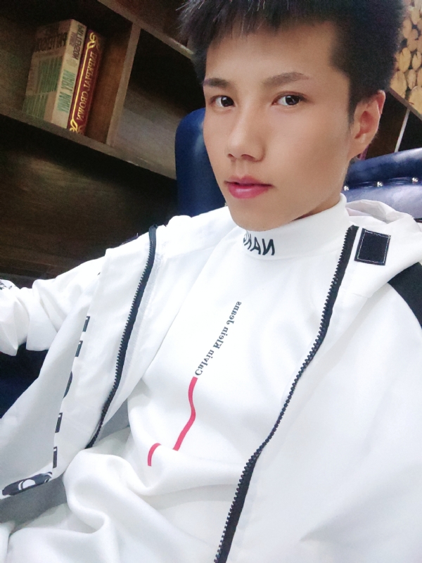 梁辞的第二张照片--贵港相亲服务中心